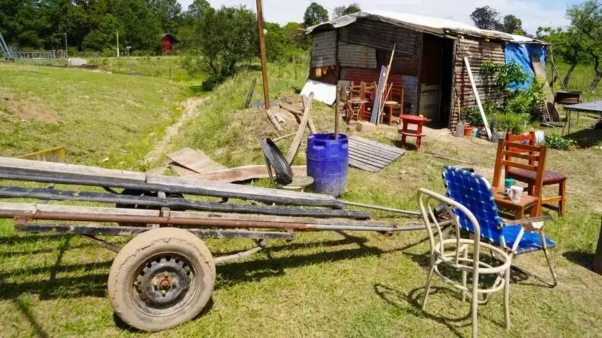 Familias fueron evacuadas por la crecida del río Paraná en terrenos inundables - 4