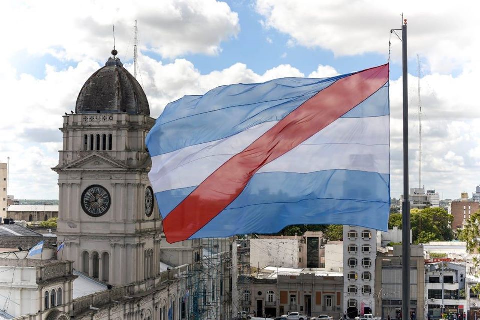 Un informe del CEER indica que la deuda pública provincial es insostenible y degrada la competitividad