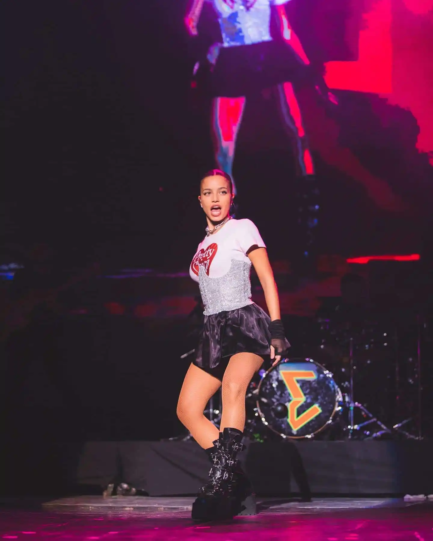 Emilia Mernes presentó su show por primera vez en Entre Ríos