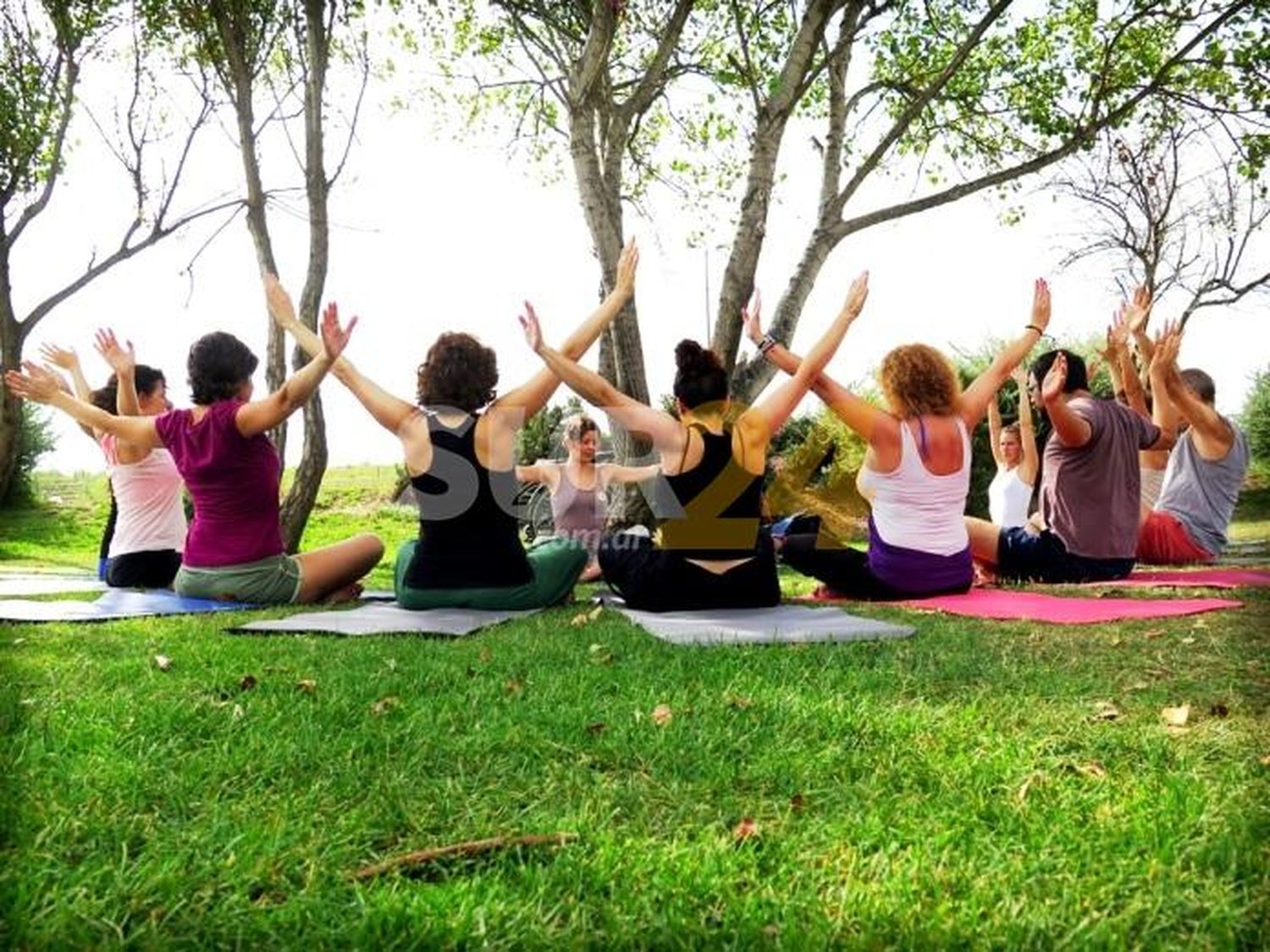 Yoga, energía y flexibilidad en “Venite al Parque”