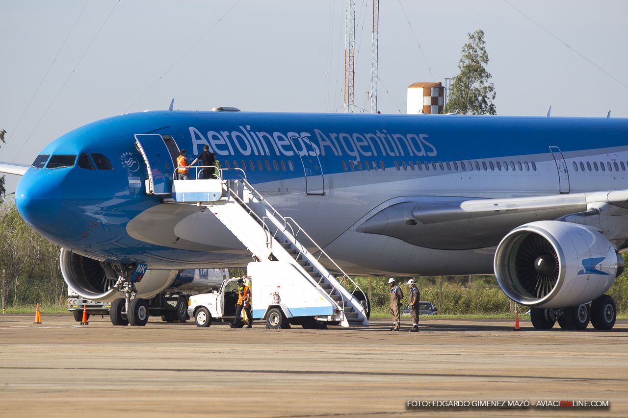 Paritarias y competitividad, las dos claves del llamado al diálogo de Aerolíneas Argentinas con los gremios