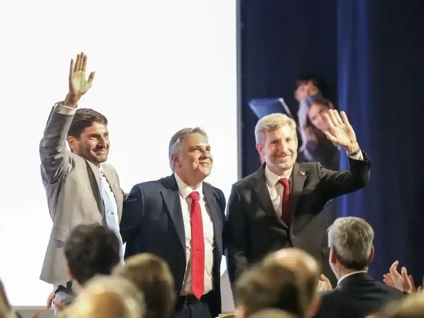 Pullaro, Llaryora y Frigerio en Santa Fe. Foto: GSF