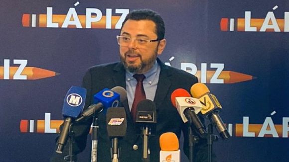 Antonio Ecarri se las canta a Maduro: «lleva de arrastre la materia de educación»