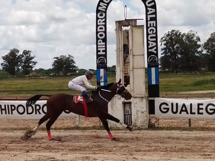 Turf: Mantecosa se impuso en el Gran Premio “Gury” Cáceres