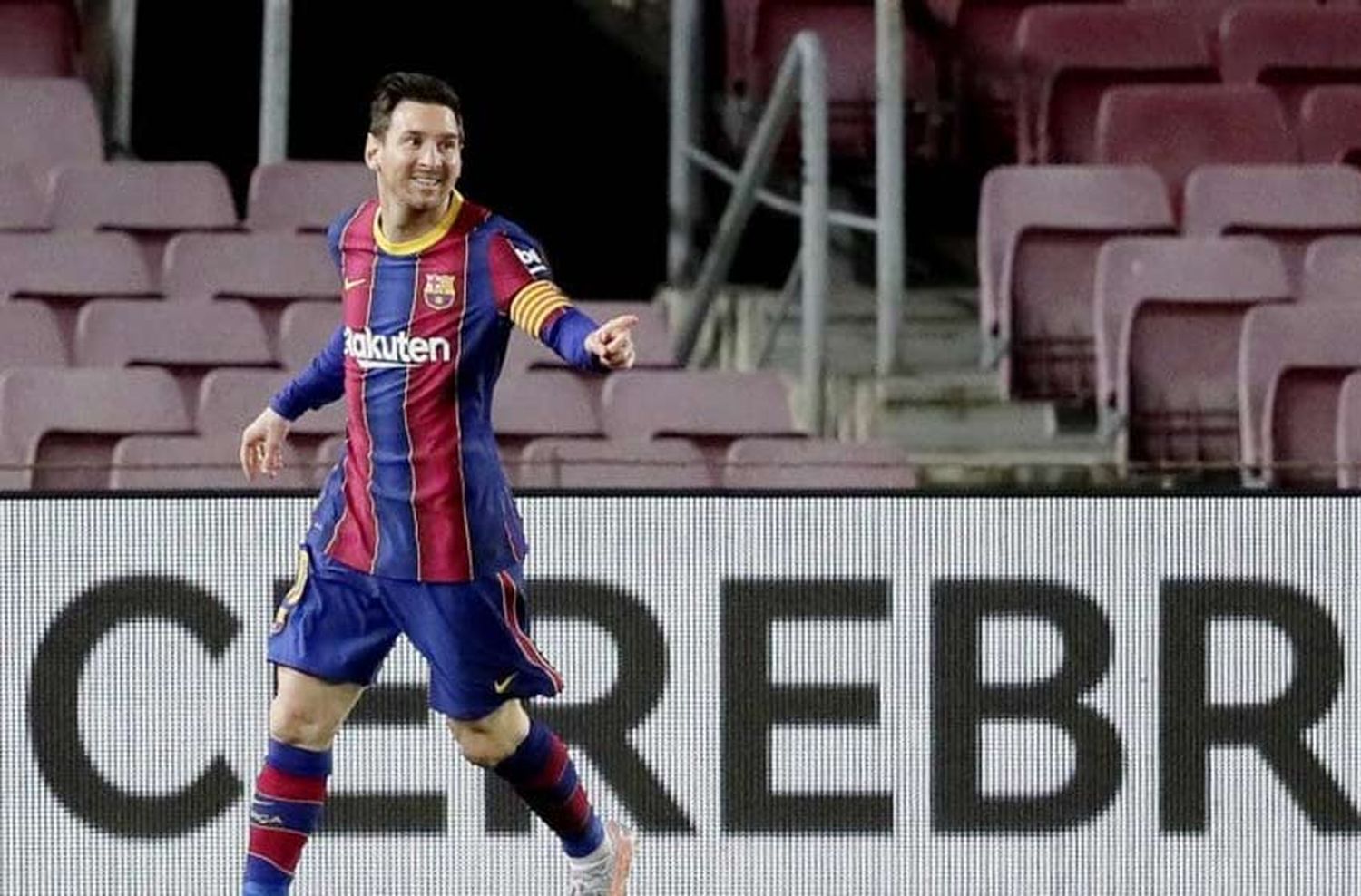 Con un doblete de Messi, Barcelona goleó a Getafe y le da pelea al Atlético Madrid