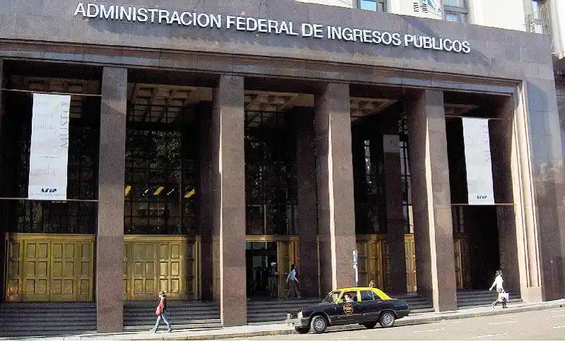 La recaudación tributaria es mayor que la inflación