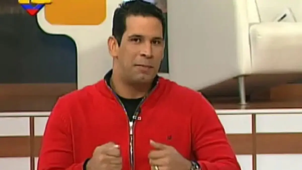 ¿OTRO QUE SE ALISTA PARA CANTAR? Exalcalde Guanta se entregó en Miami