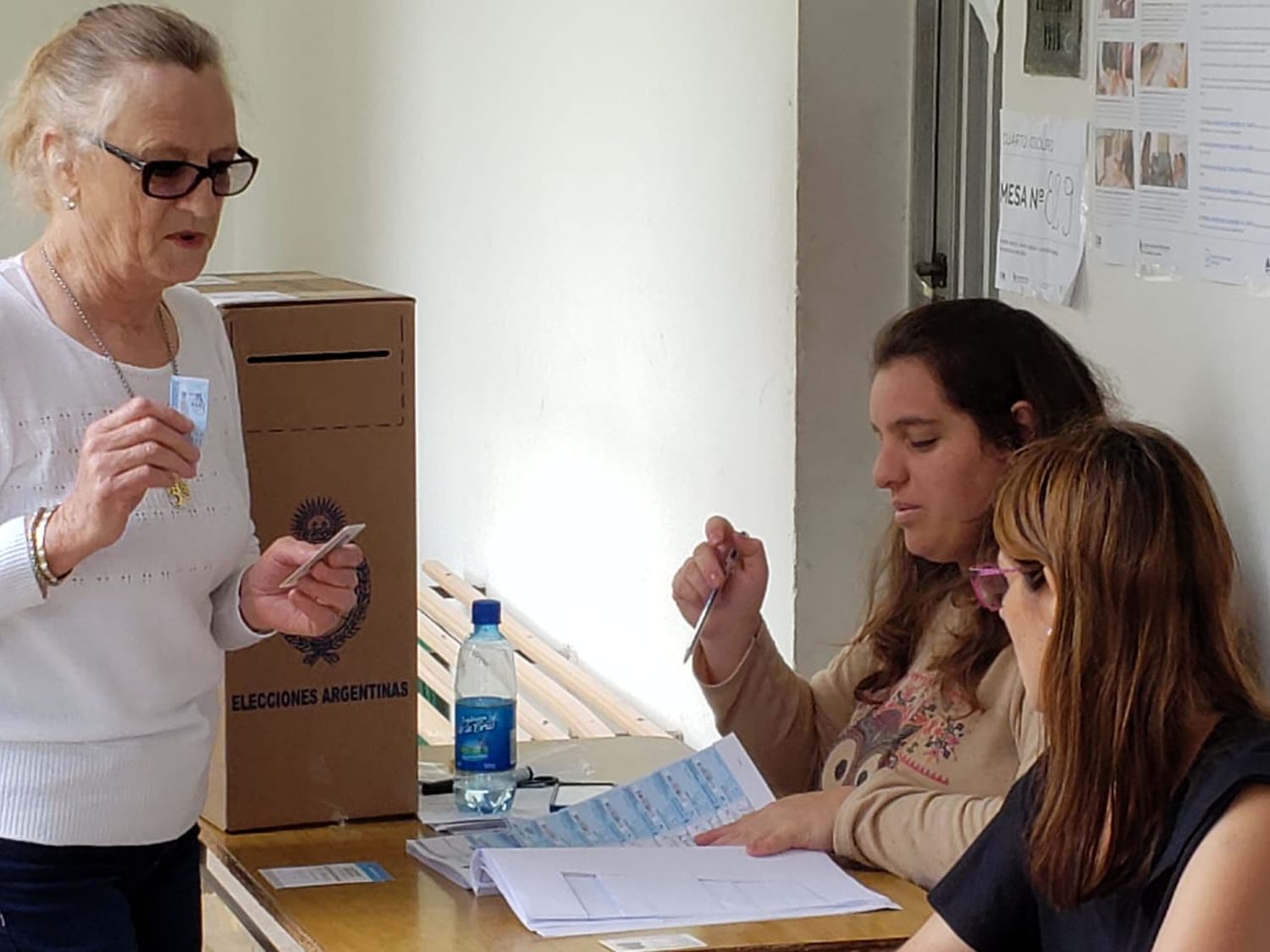 Hasta las 12 del mediodía  un 32% de los entrerrianos había acudido a votar
