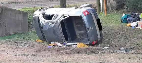 Dos heridos con múltiples traumatismos: volcaron en la ruta Ruta Provincial 67-S