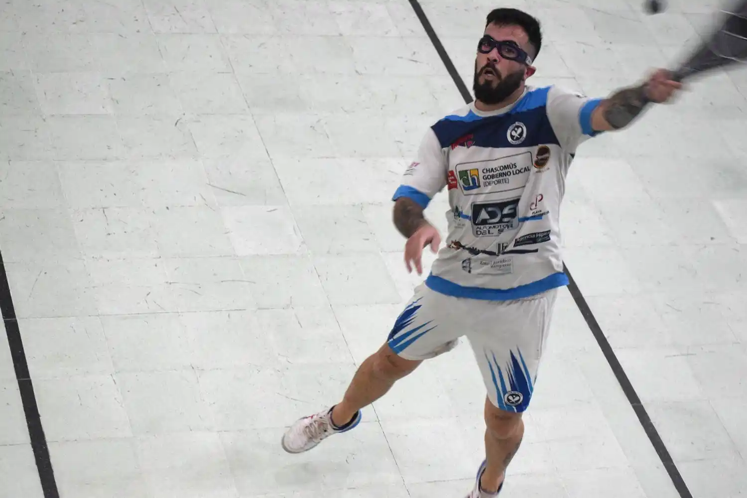 Pelotaris del club de Pelota Chascomús juegan por el provincial en Mercedes y Monte