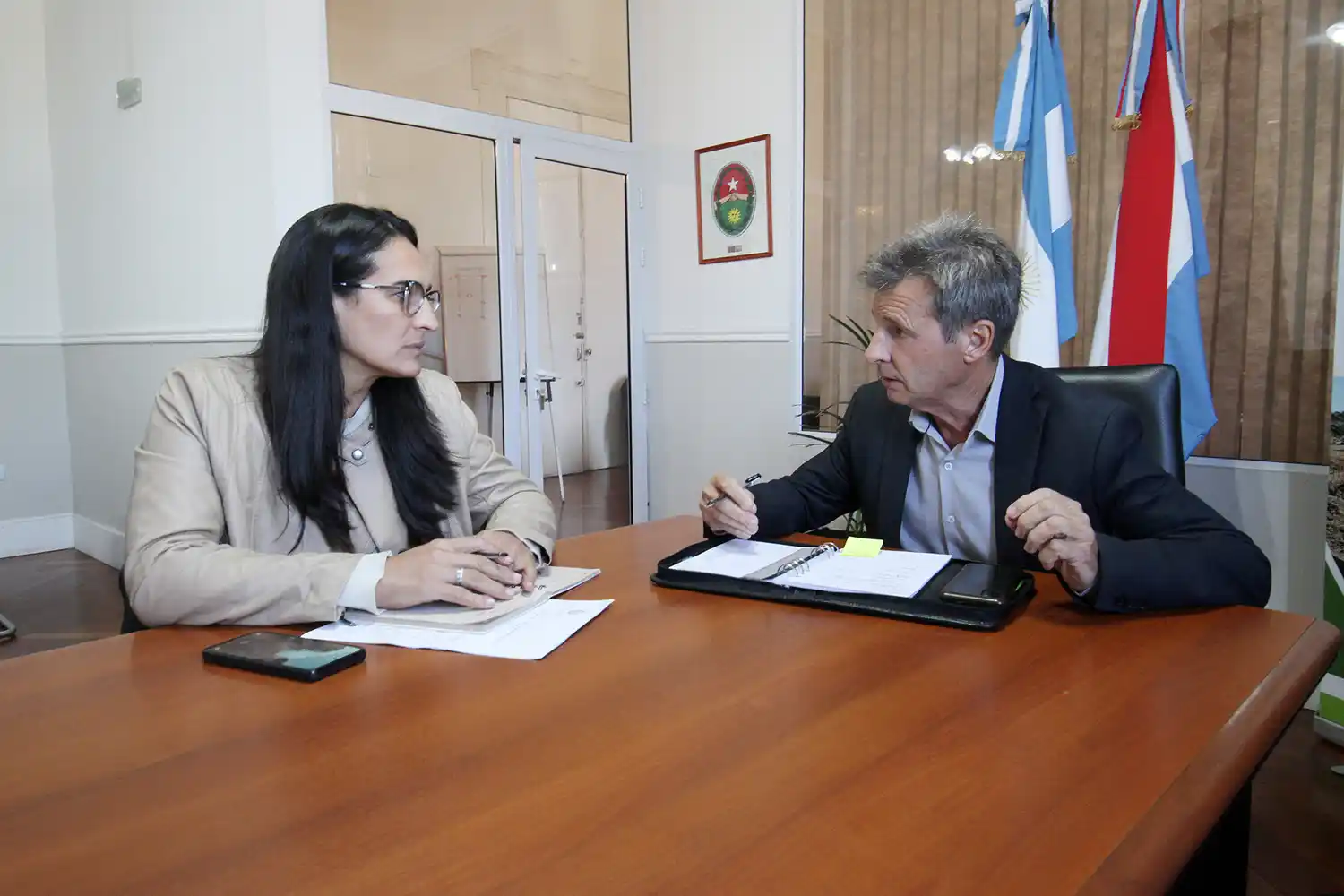 Ministro Marcelo Richard, con la senadora Flavia Maidana