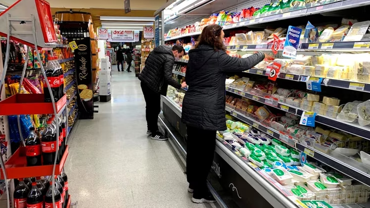 El gobierno acordó con los supermercados un aumento máximo del 5% por mes para los próximos 90 días