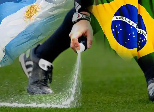 La millonaria pelea de la FIFA con los inventores del aerosol para los tiros libres