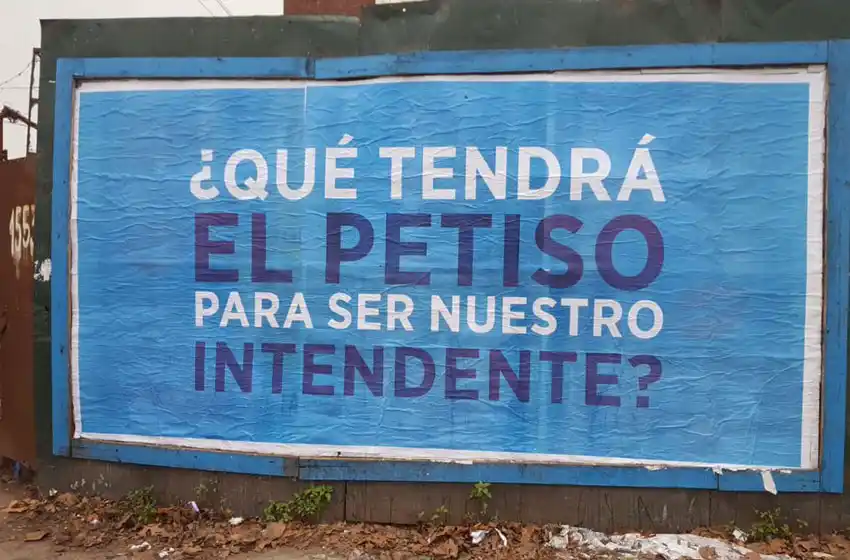 El humor del “Petiso” para llamar la atención electoral