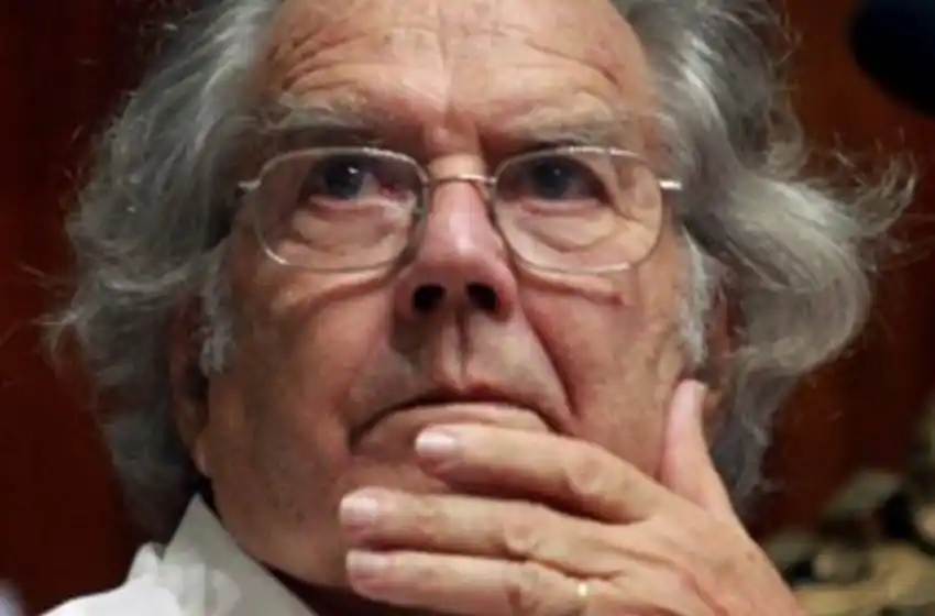 Adolfo Pérez Esquivel sufrió una descompensación y permanece internado