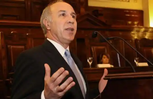 Ley de Medios: Lorenzetti desmintió a Carrió y negó pacto con el Gobierno