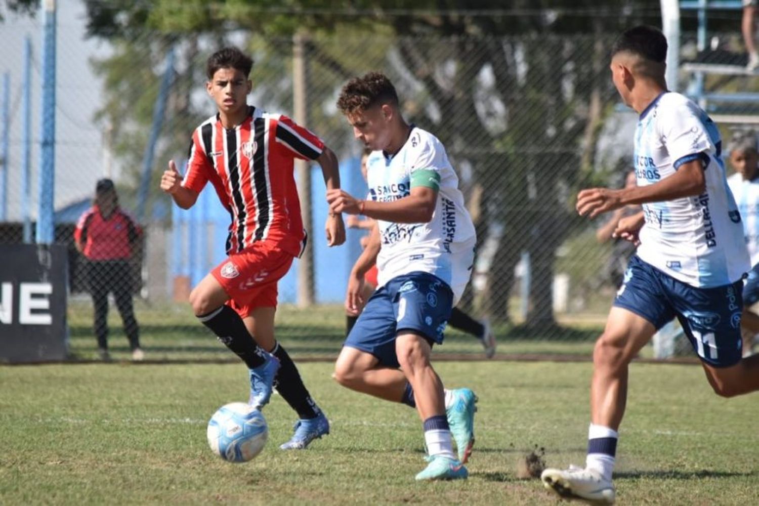 La Novena División de Atlético avanzó a semifinales