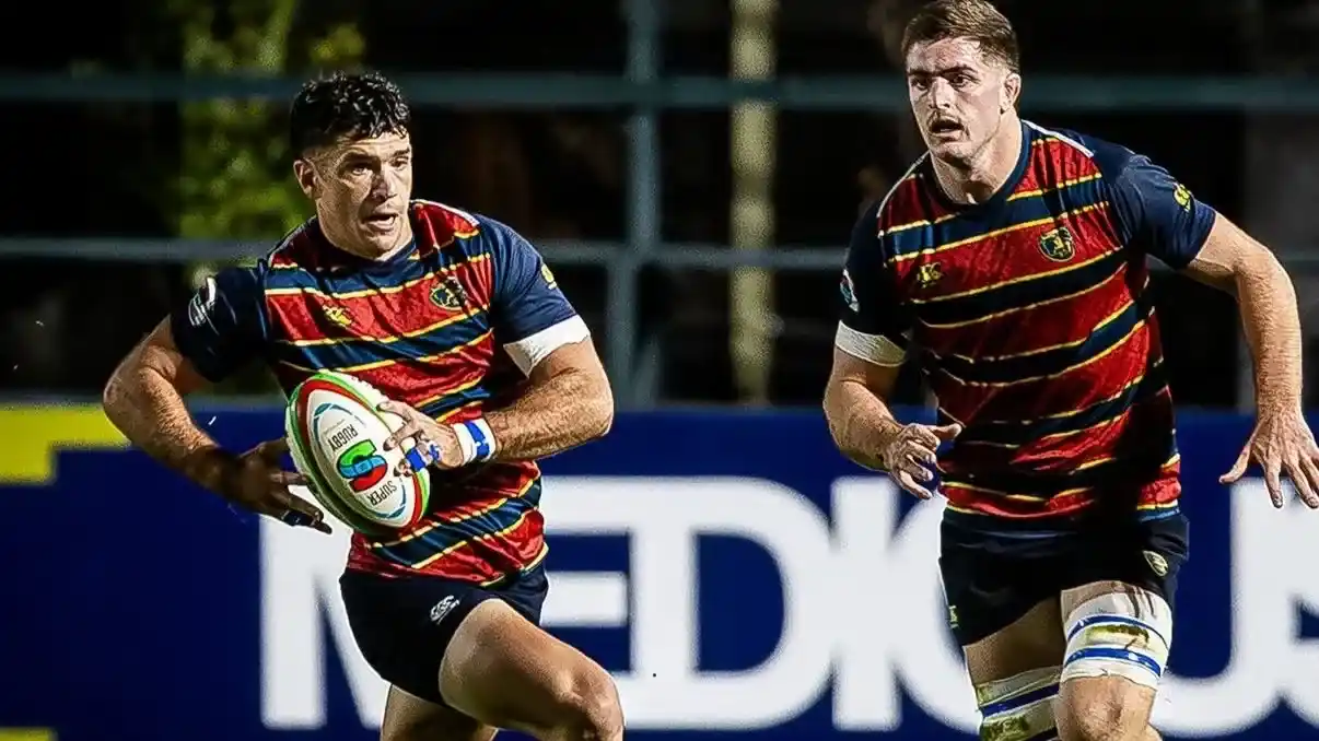 Pelota en mano para "Nacho" Díaz, campeón del Súper Rugby Américas.