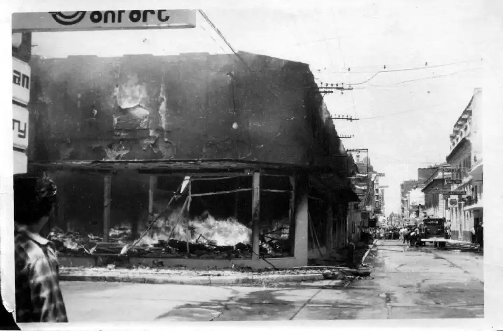 INCENDIO BLANCO Y NEGRO - 1