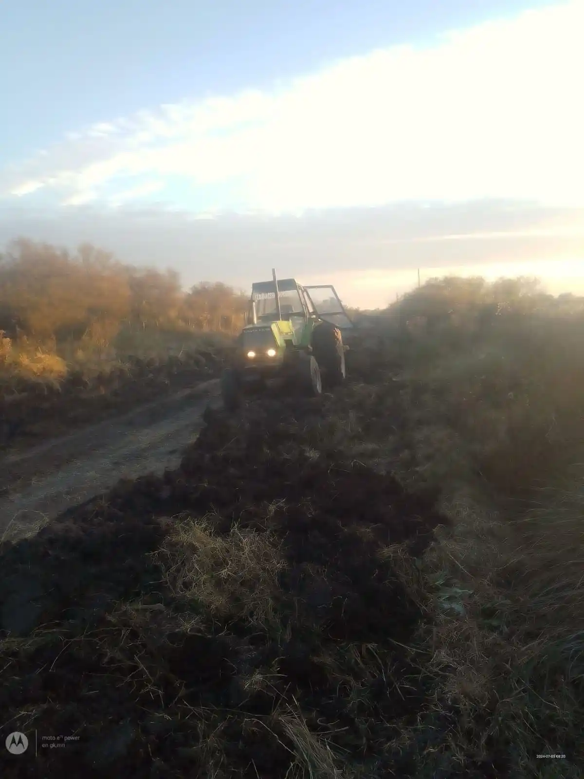 Estación Raíces lleva a cabo mejoras en caminos y luminarias