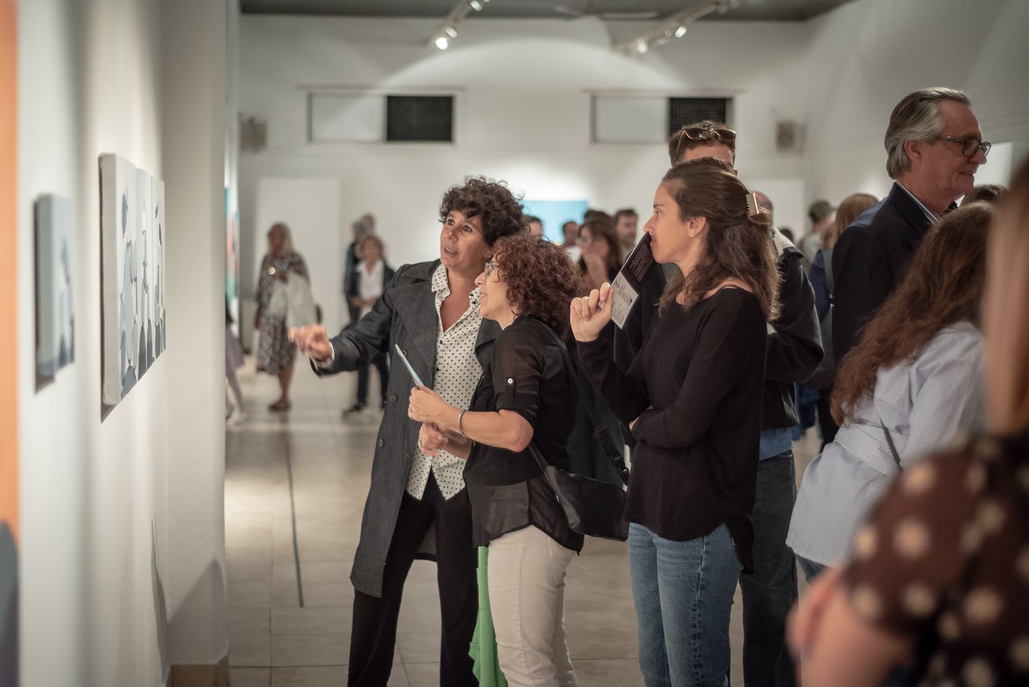 El Museo Municipal de Bellas Artes dio apertura de sala ante una multitudinaria concurrencia de público.