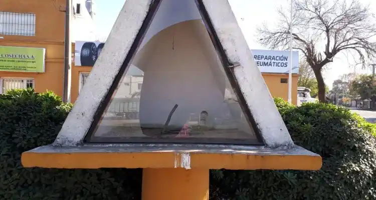 Robaron la virgen de Luján de la gruta de Sargento Cabral y Mitre
