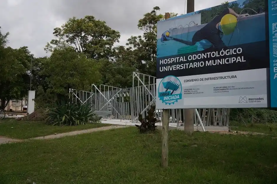 "Nos genera una gran alegría ver cómo avanza la obra del Hospital Odontológico Universitario", celebró Ustarroz