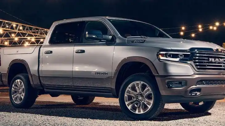 Llaman a revisión a camionetas por fallas en la barra de dirección