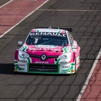 Leonel Pernía hizo la pole y terminó quinto