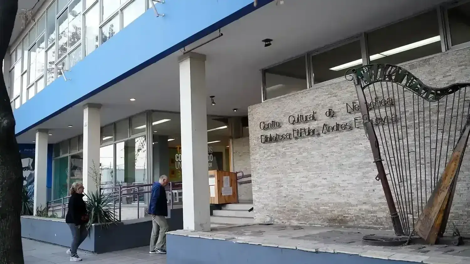 Centro Cultural Necochea y Biblioteca Andrés Ferreyra