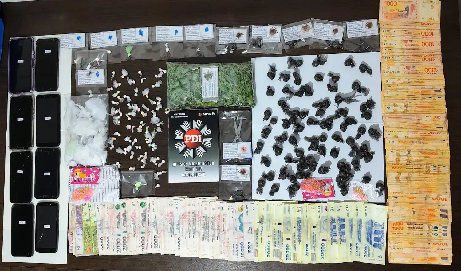 Importante operativo de la PDI por microtráfico: dos detenidos y más de 150 envoltorios secuestrados