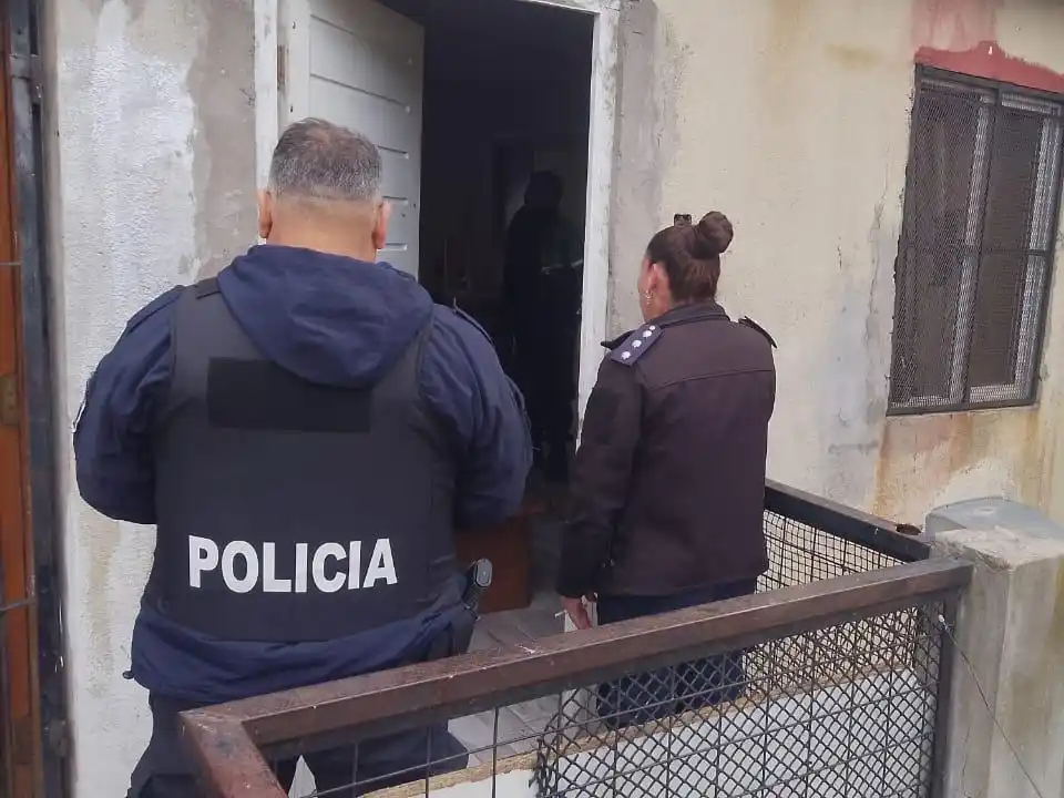 Personal policial realizó un allanamiento e incautó las prendas utilizadas en el hecho.