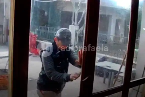 Robó en el mismo bar el viernes y el sábado: no conforme, volvió el domingo