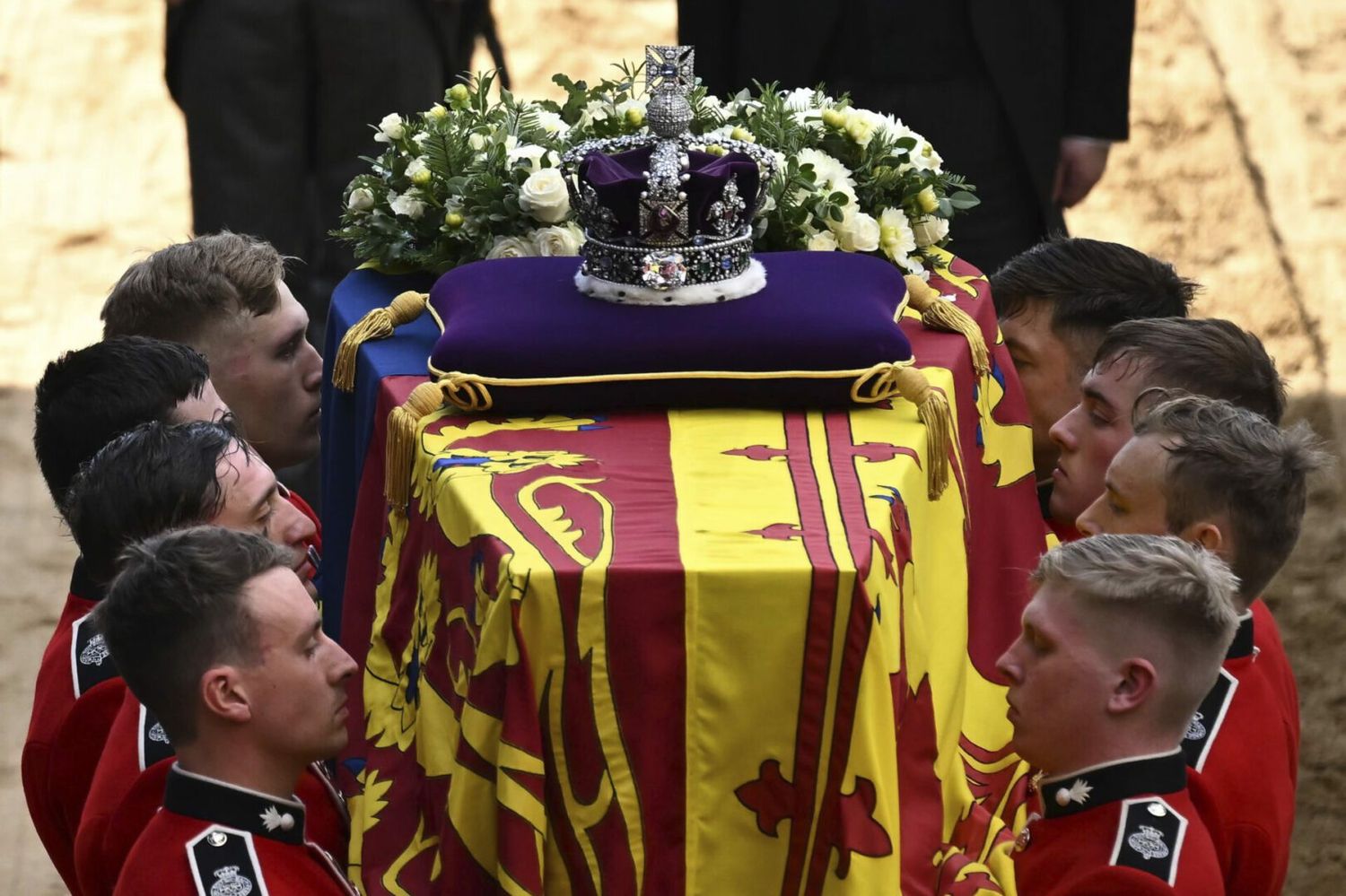 Conozcan junto a quiénes descansa la reina Isabel II