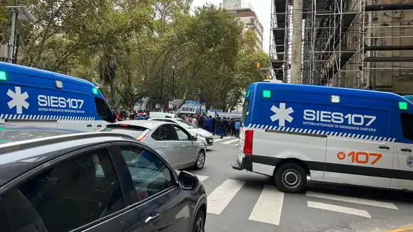El municipio denunció que se usaron ambulancias del Sies para cortar calles en una protesta sindical