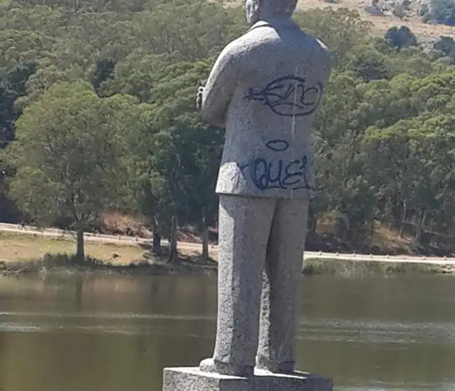 Hace 10 años que vacaciona en Tandil y envió una carta Lunghi por la falta de limpieza