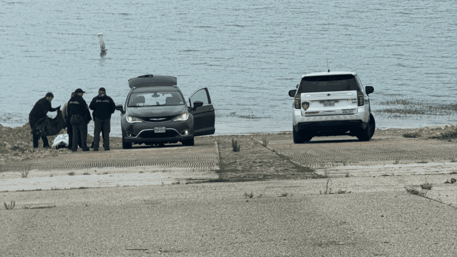 Migrante VENEZOLANO pierde la vida en lago de Texas: se sumergió sin chaleco salvavidas
