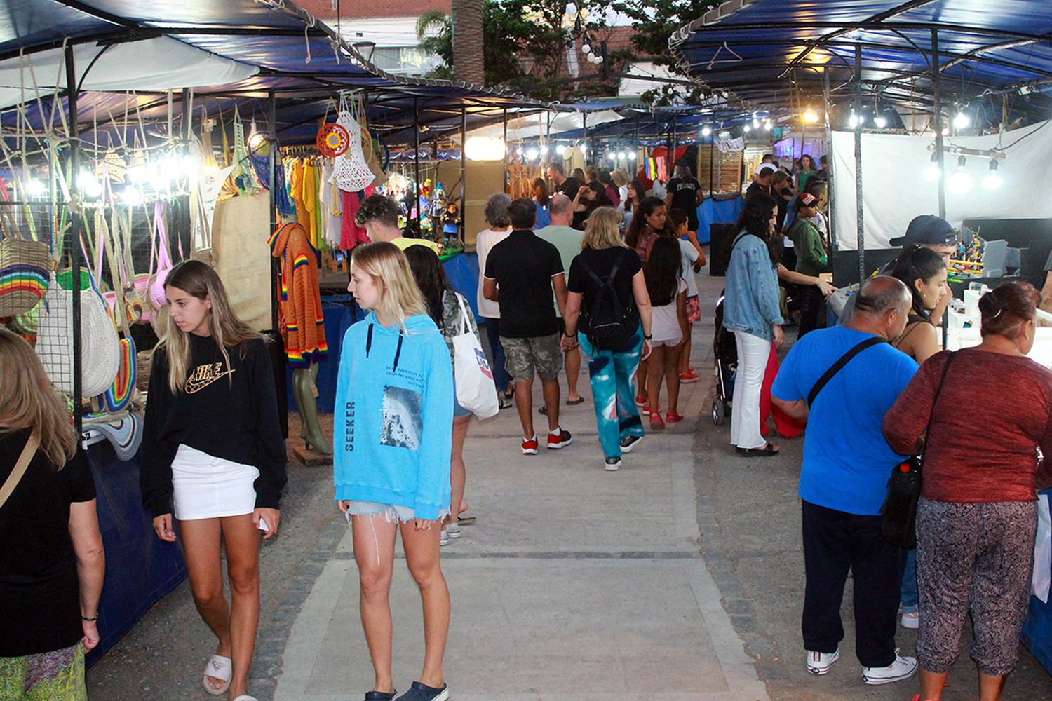 Feria Artesanal de la plaza San Martín de la Villa Díaz Vélez
