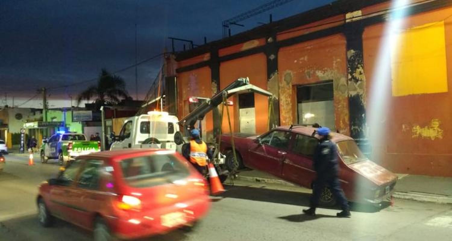 Operativos de tránsito: La grúa sigue activa y volvió a secuestrar autos en el centro