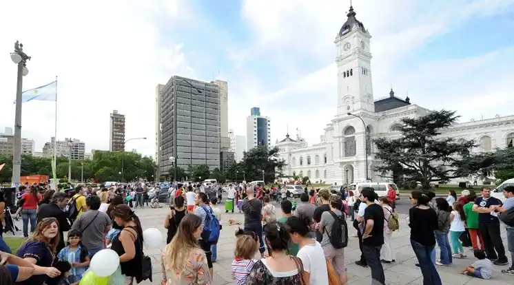 Problemas con el Procrear en La Plata: Vecinos convocan a acampe frente al Municipio