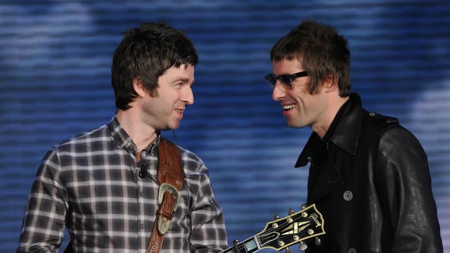 Los hermanos Liam y Noel Gallagher se reconciliaron y están listos para hacer una gira mundial