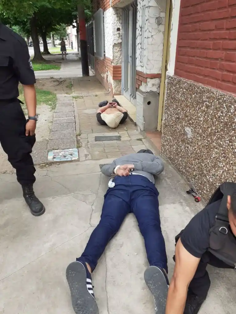 Violento asalto con tres detenidos en Rosario