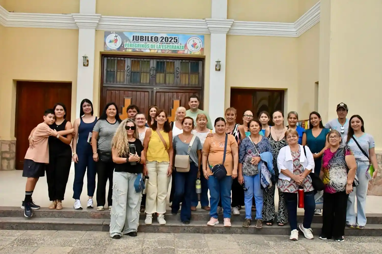 La Comuna realizó la tradicional visita a las Siete Iglesias por Semana Santa