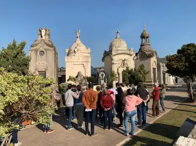 El sábado se realizará un nuevo paseo cultural: el AGM invita a descubrir historias del Cementerio Municipal