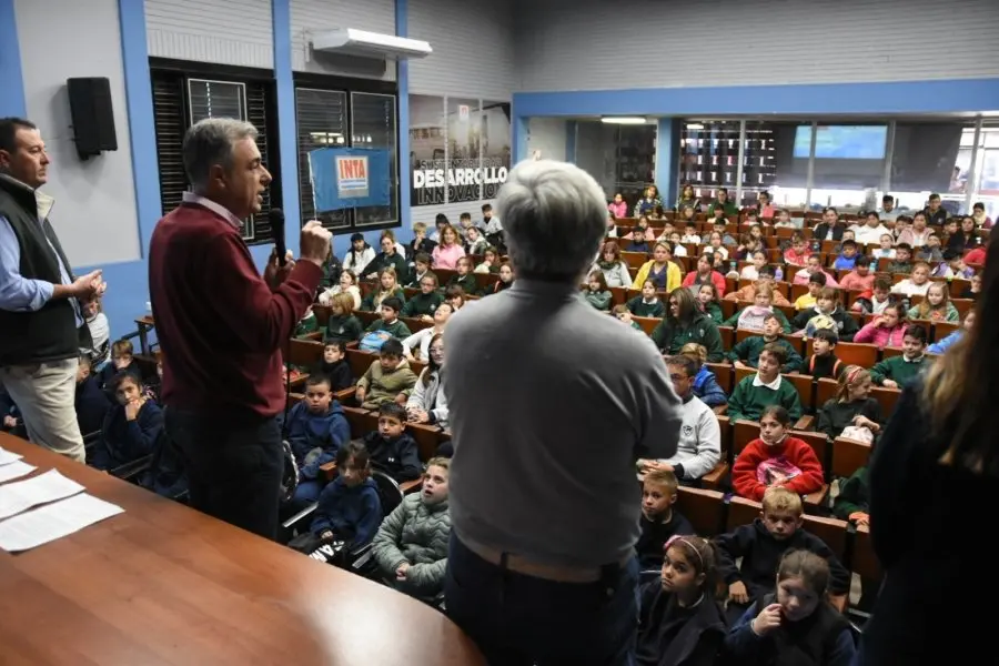 El intendente visitó y participó de las 24ª Jornadas Escolares