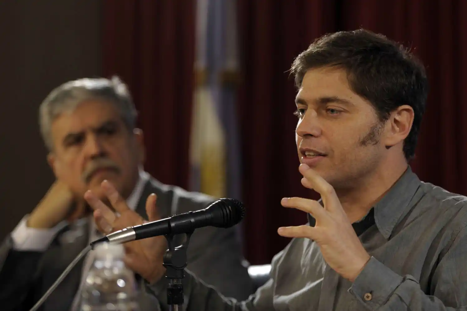 Kicillof anunció "reducción parcial" de subsidios en agua y gas