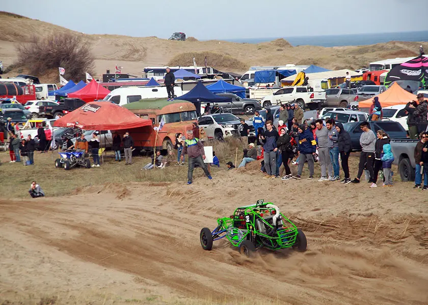 Rugir. De motores en la arena