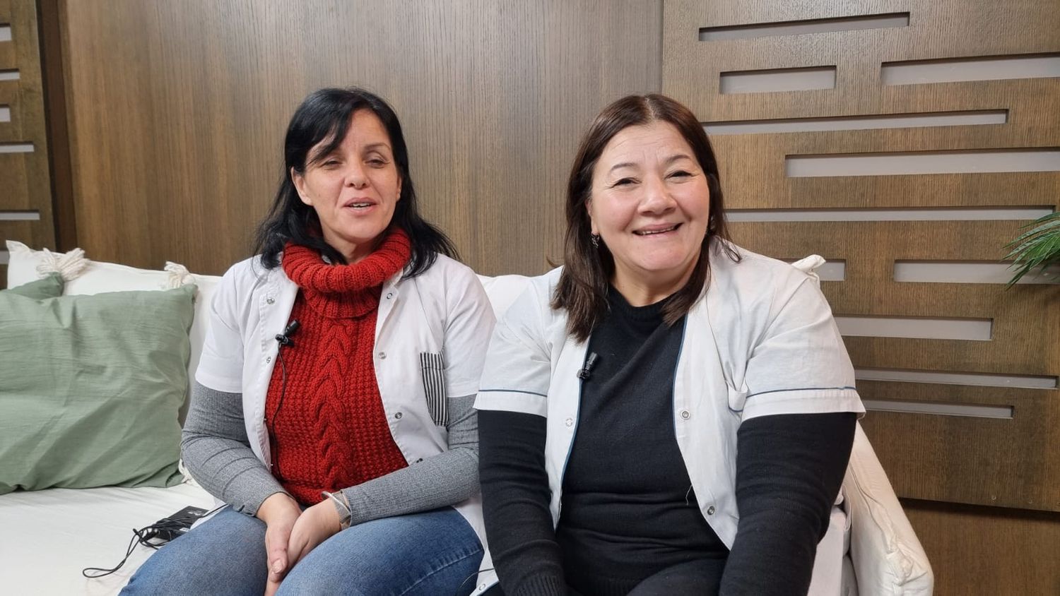 La licenciada en enfermería Gabriela Ozimek y la doctora Lorena Moreno, integrantes de la Unidad de Terapia Intensiva Pediátrica del Hospital “Debilio Blanco Villegas”.