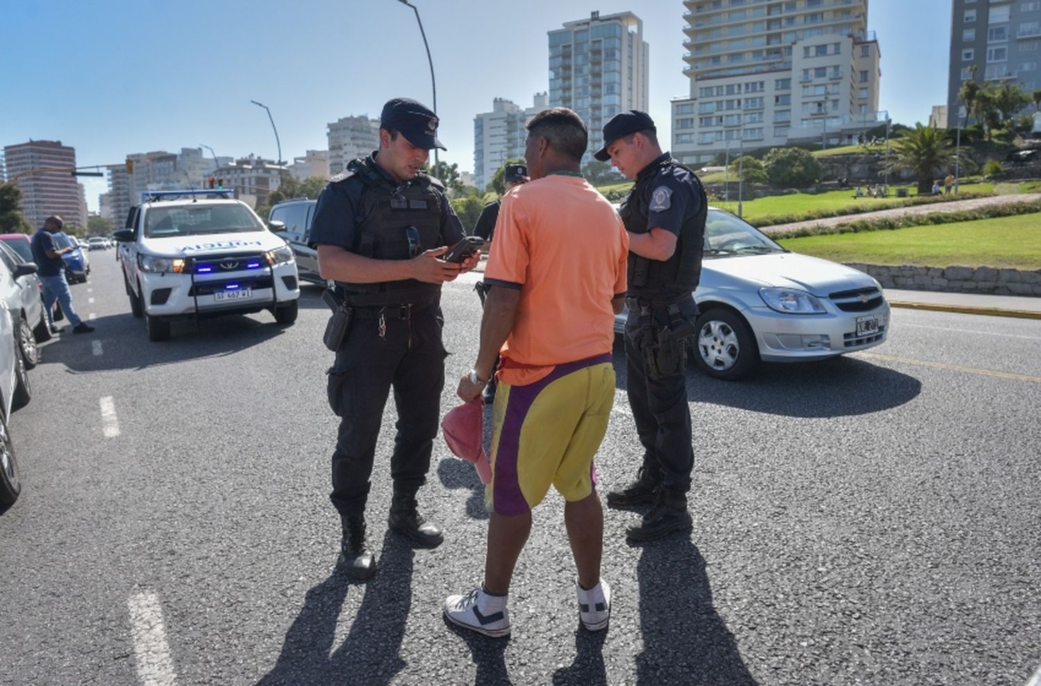 "Trapitos" al sol: aprehendieron a 164 cuidacoches en lo que va del año