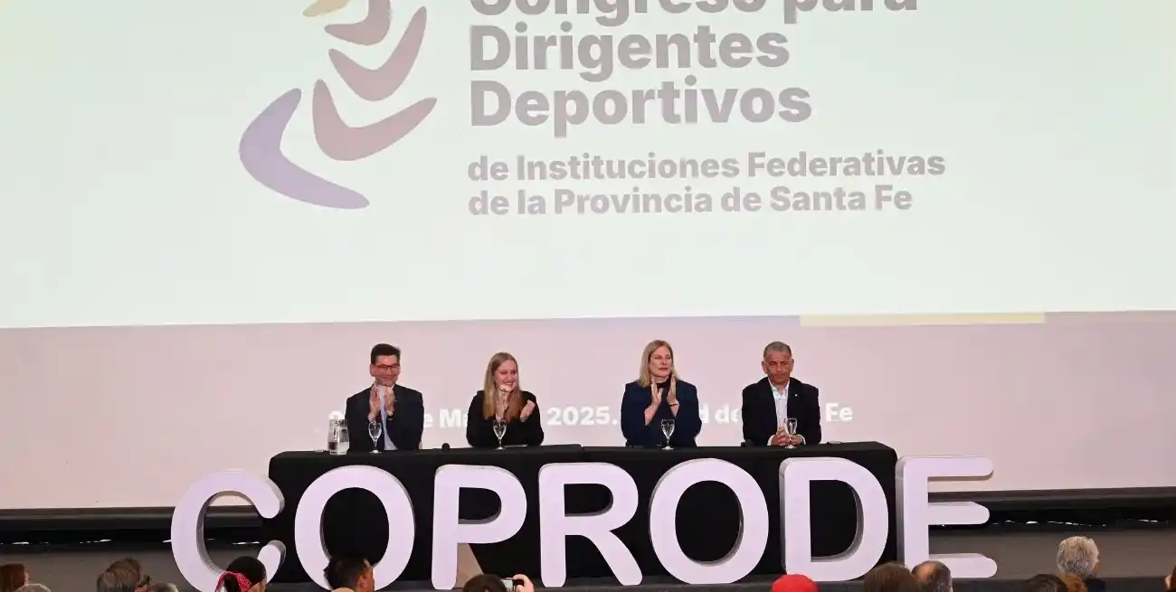 Autoridades provinciales acompañan la apertura del congreso. Foto: Flavio Raina.